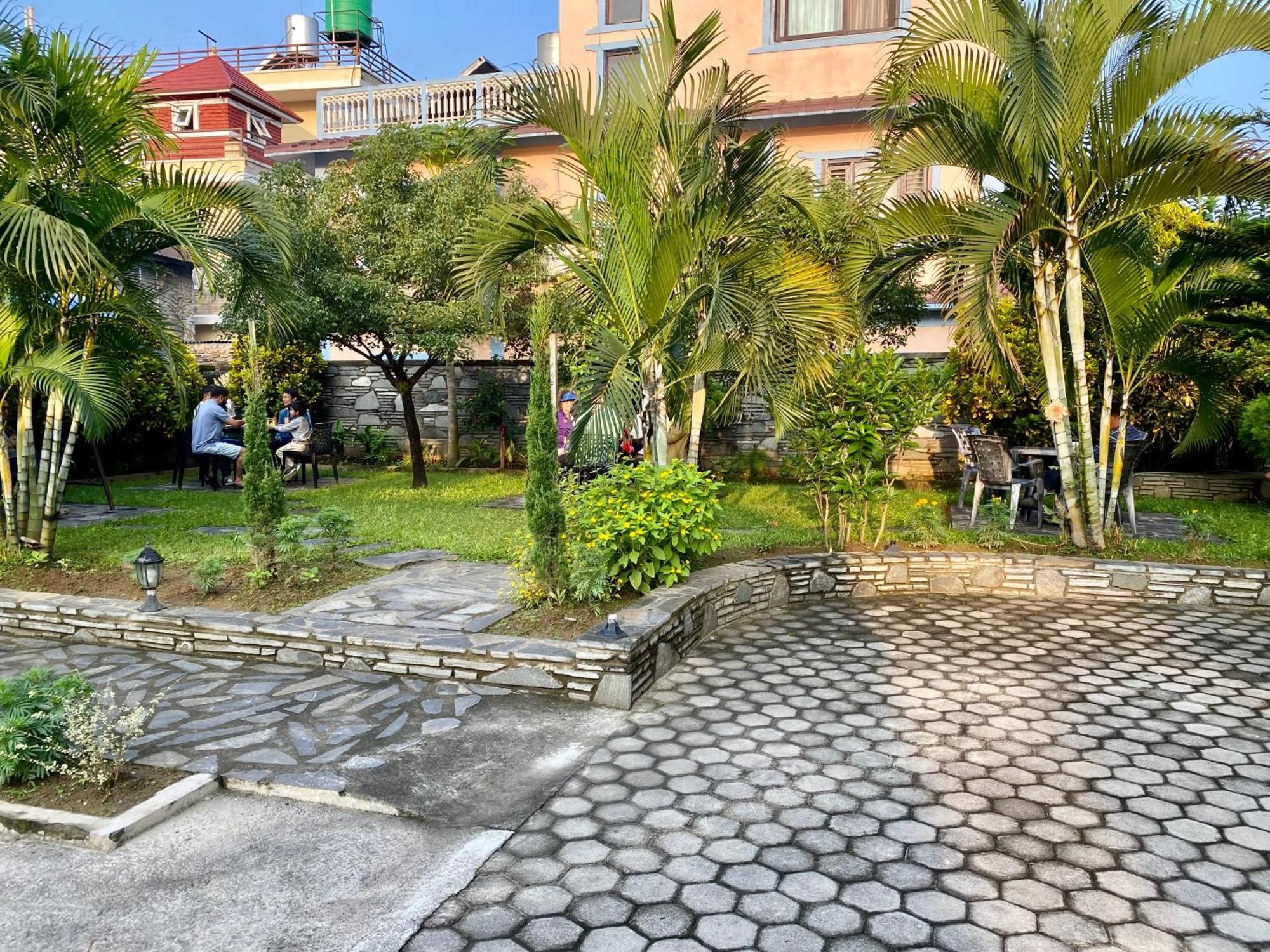 Hotel K2 Покхара Екстер'єр фото