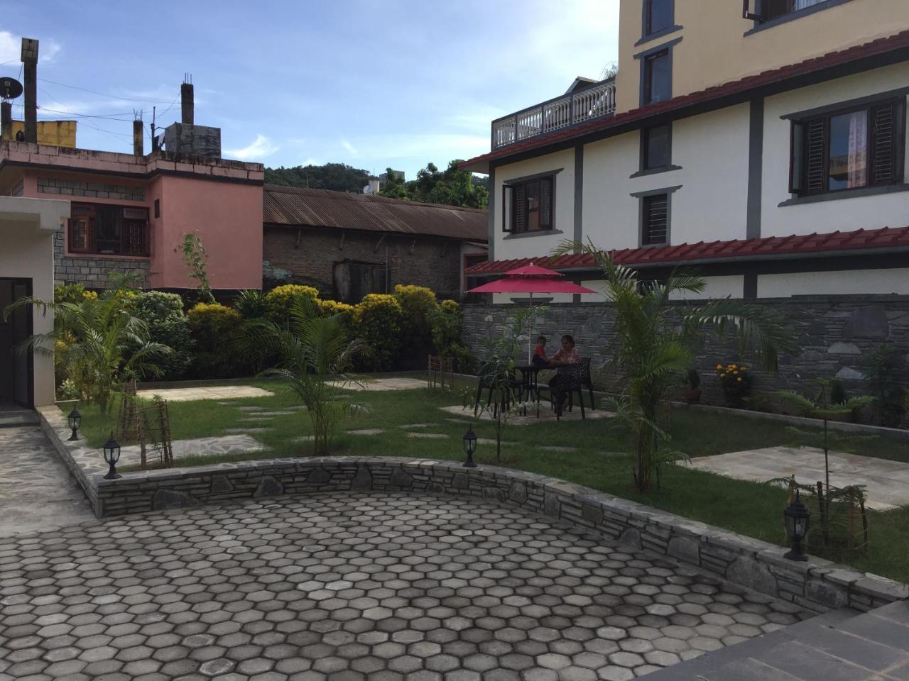 Hotel K2 Покхара Екстер'єр фото