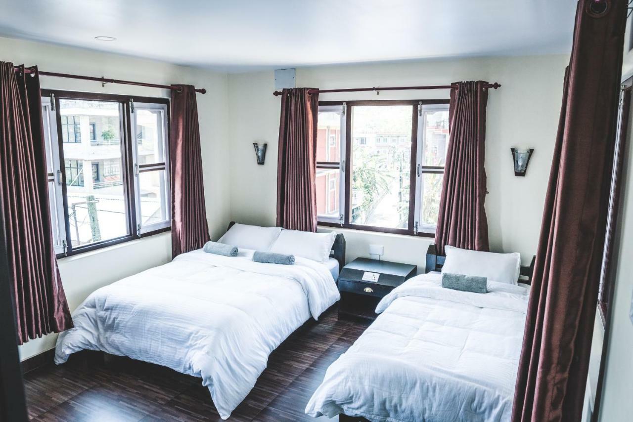 Hotel K2 Покхара Екстер'єр фото